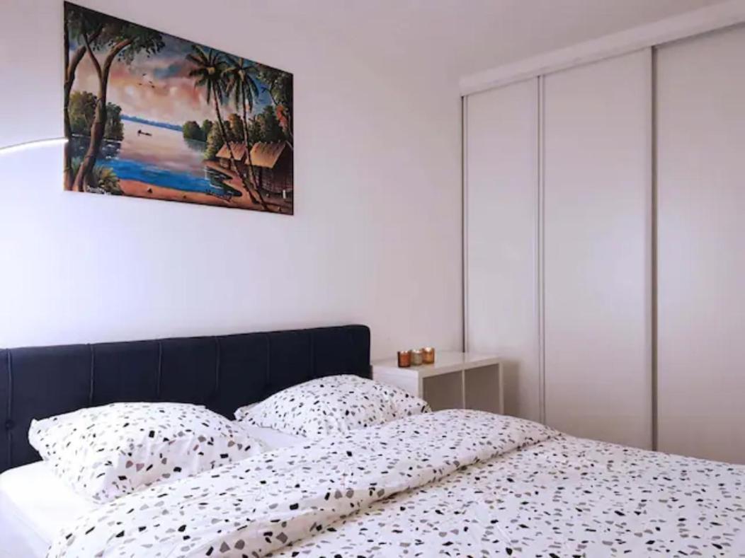 Pretty And Neat Bedroom In My Cosy Appartment. 皮托 外观 照片